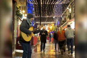 the scientist busking shopstreet